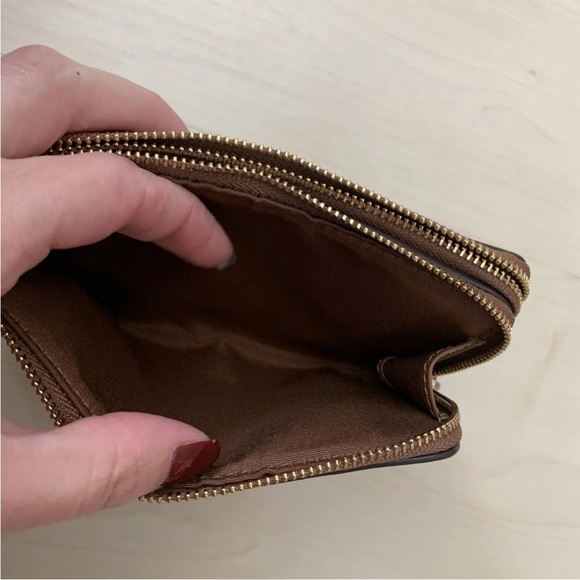 New With Tags Coach Signature Double Zip Wallet Wristlet New F66506 IMBDX - Picture 4 of 7